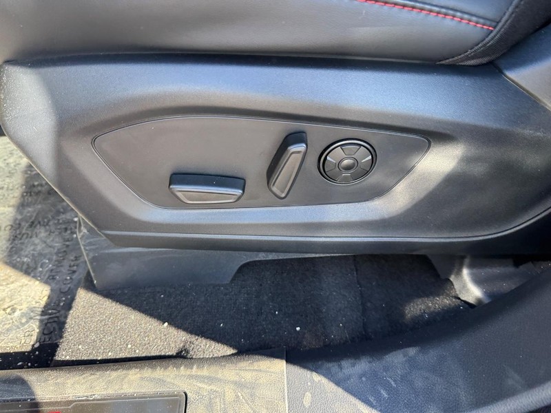 Ford Explorer Vehicle Image 21