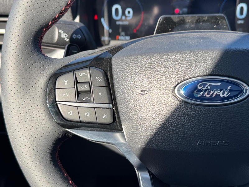Ford Explorer Vehicle Image 25