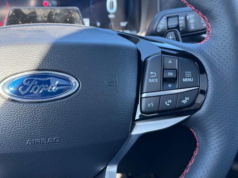 Ford Explorer Vehicle Image 26