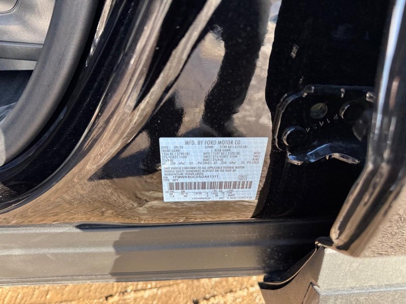 Ford Explorer Vehicle Image 29