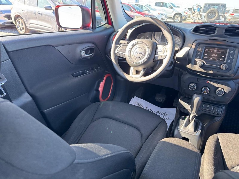 Jeep Renegade Vehicle Image 14
