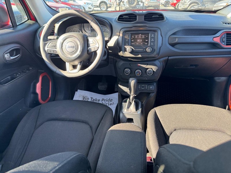Jeep Renegade Vehicle Image 15