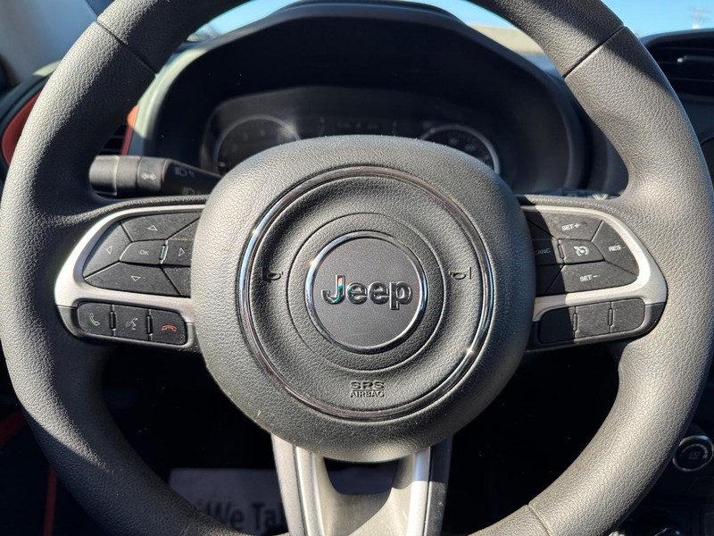 Jeep Renegade Vehicle Image 19