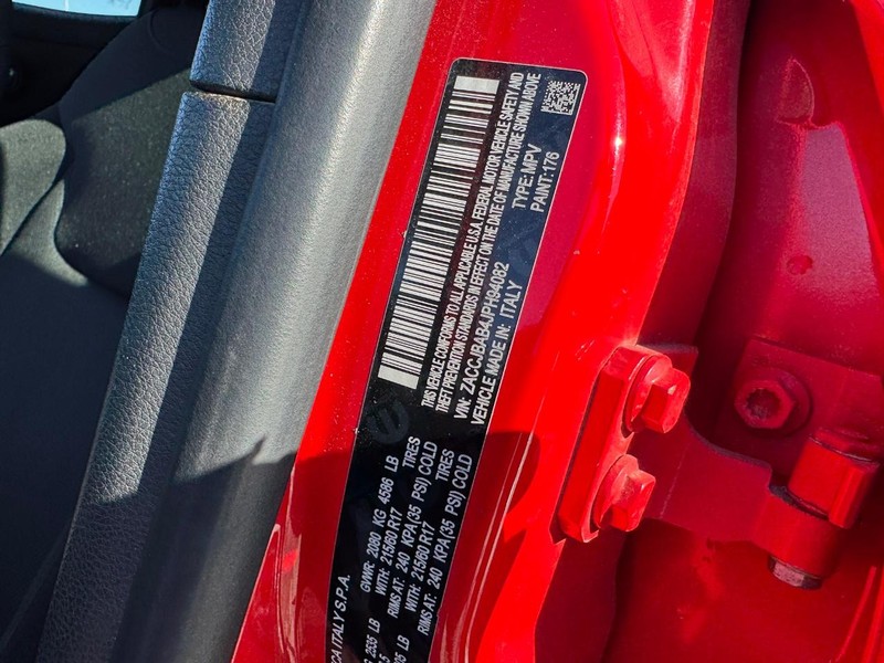 Jeep Renegade Vehicle Image 25
