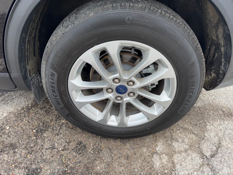 Ford Escape Vehicle Image 11