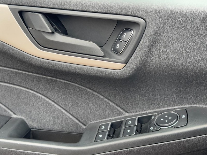 Ford Escape Vehicle Image 23