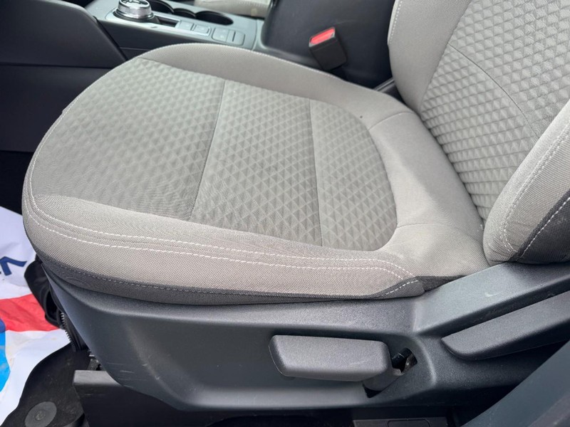 Ford Escape Vehicle Image 24