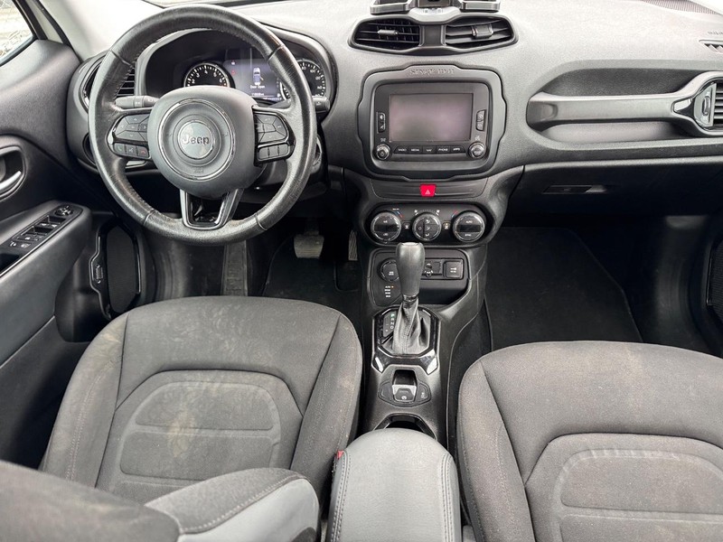 Jeep Renegade Vehicle Image 15