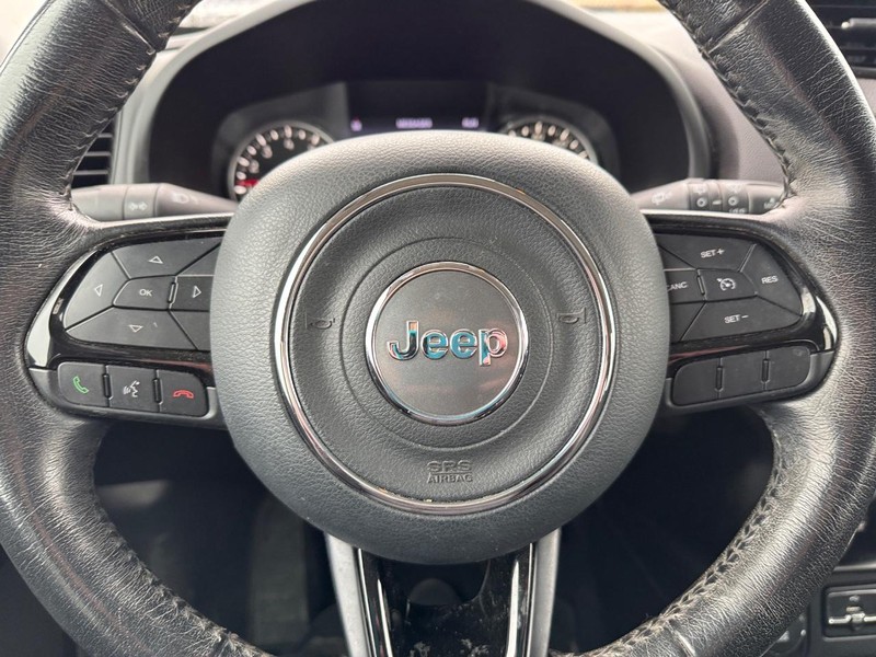 Jeep Renegade Vehicle Image 19