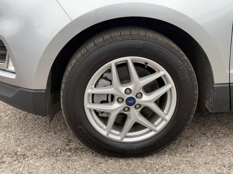 Ford Edge Vehicle Image 11