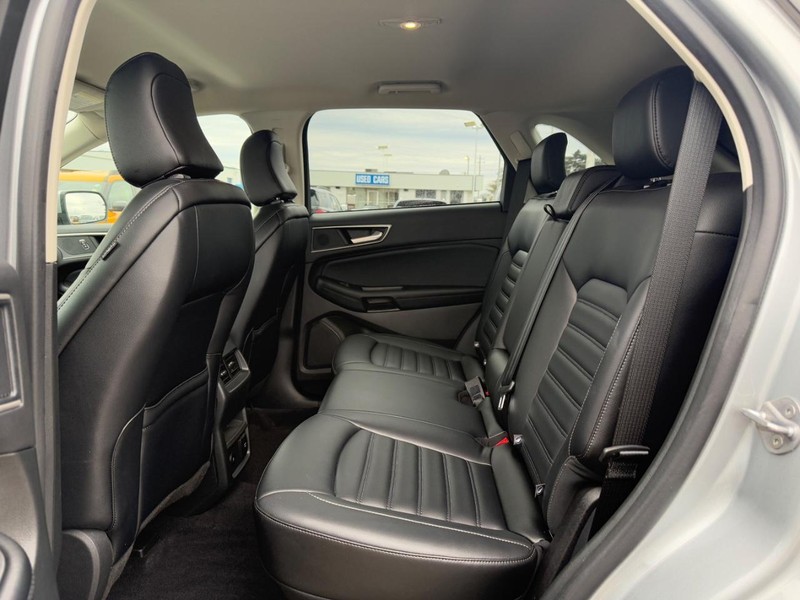 Ford Edge Vehicle Image 12