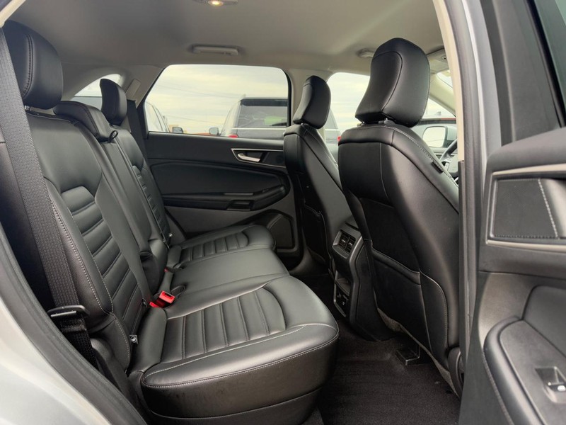 Ford Edge Vehicle Image 13