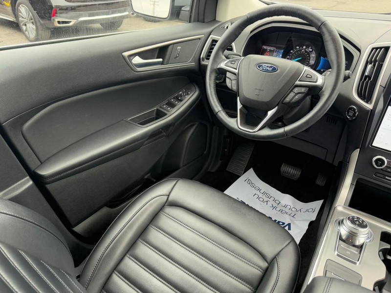 Ford Edge Vehicle Image 14