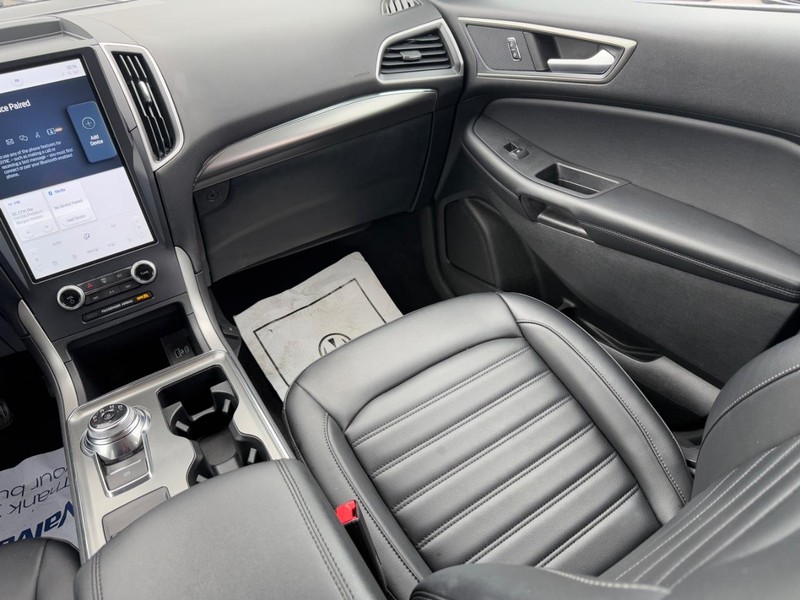 Ford Edge Vehicle Image 16
