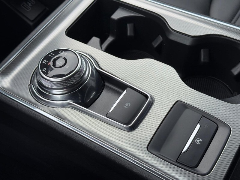 Ford Edge Vehicle Image 24
