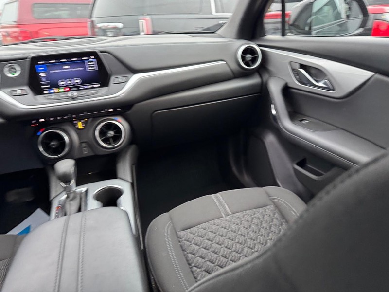 Chevrolet Blazer Vehicle Image 16
