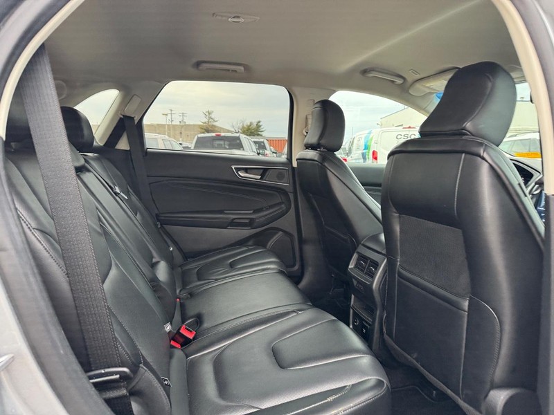 Ford Edge Vehicle Image 13