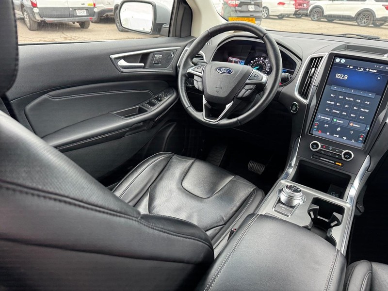 Ford Edge Vehicle Image 14