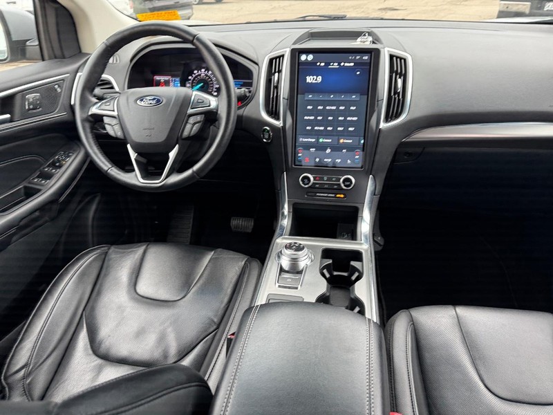 Ford Edge Vehicle Image 15
