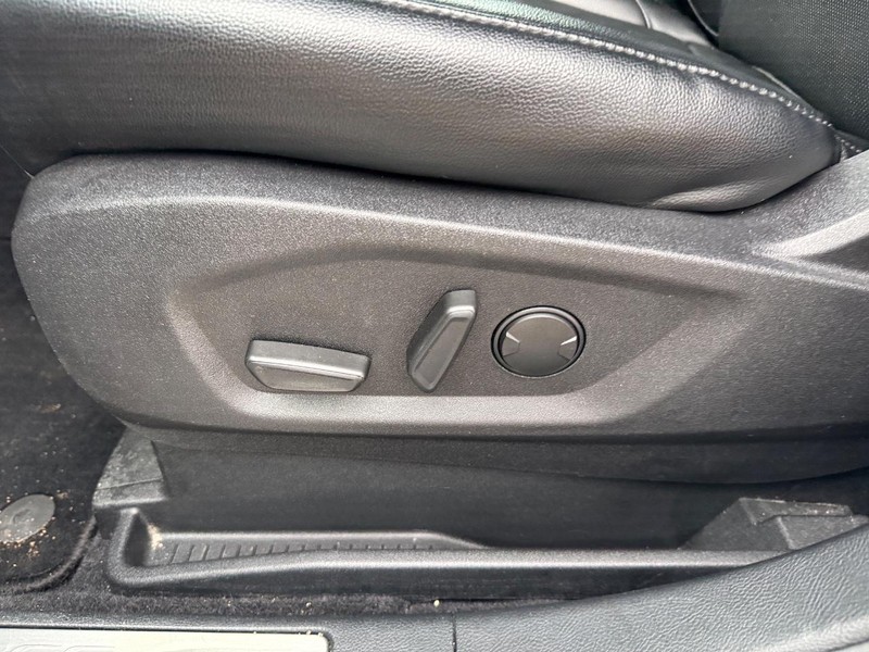 Ford Edge Vehicle Image 17