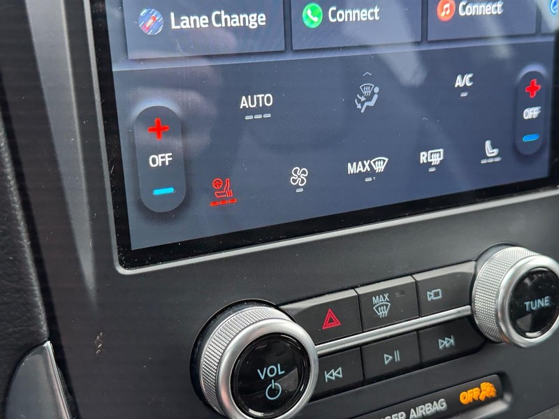 Ford Edge Vehicle Image 23