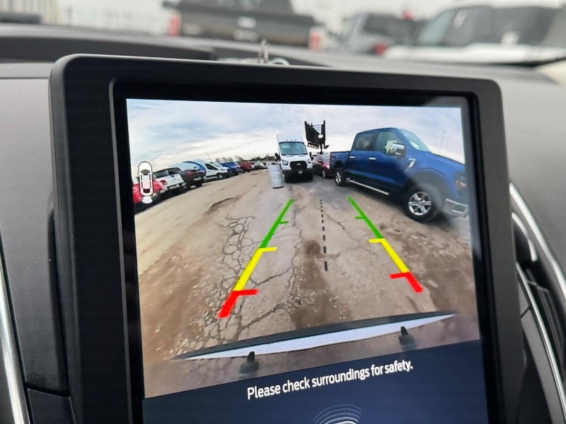 Ford Edge Vehicle Image 24