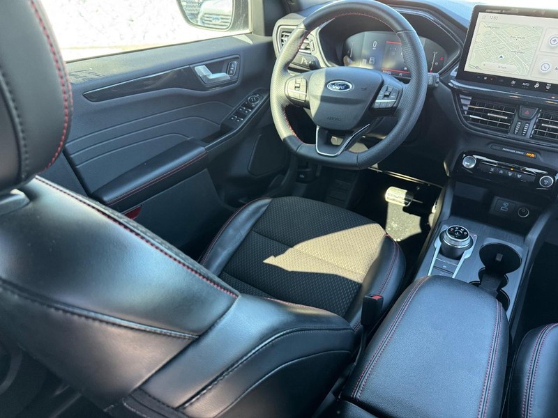 Ford Escape Vehicle Image 14