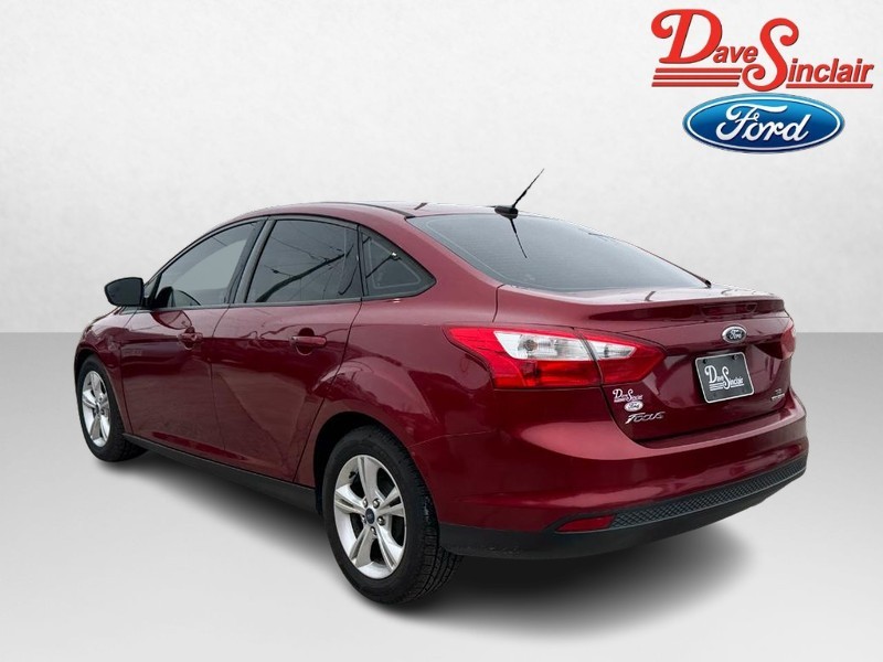 Ford Focus Vehicle Image 09