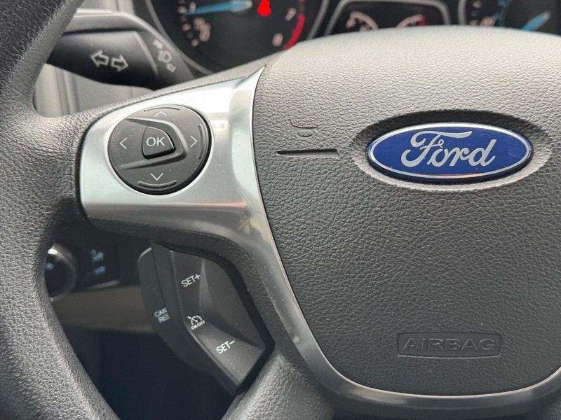 Ford Focus Vehicle Image 20