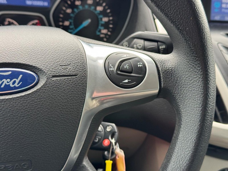 Ford Focus Vehicle Image 21