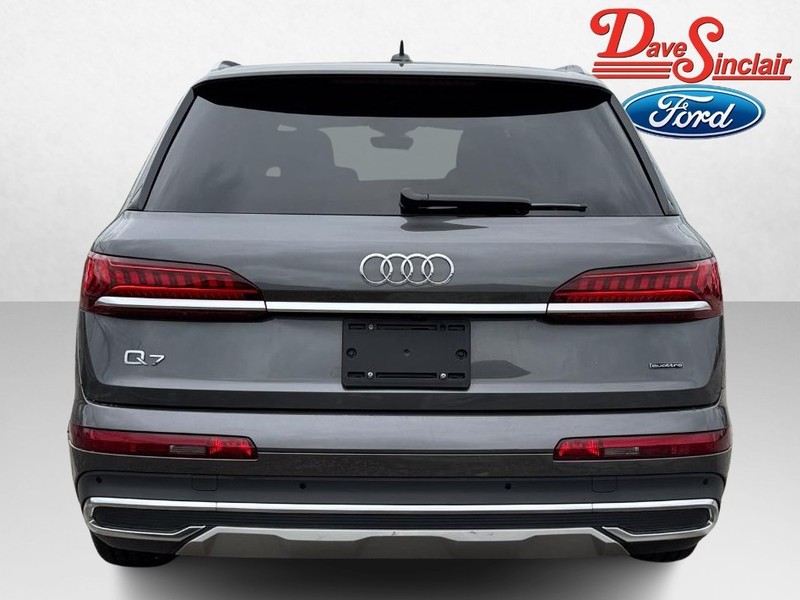 Audi Q7 Vehicle Image 08