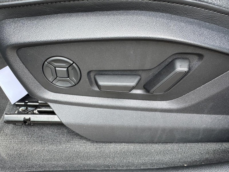 Audi Q7 Vehicle Image 18