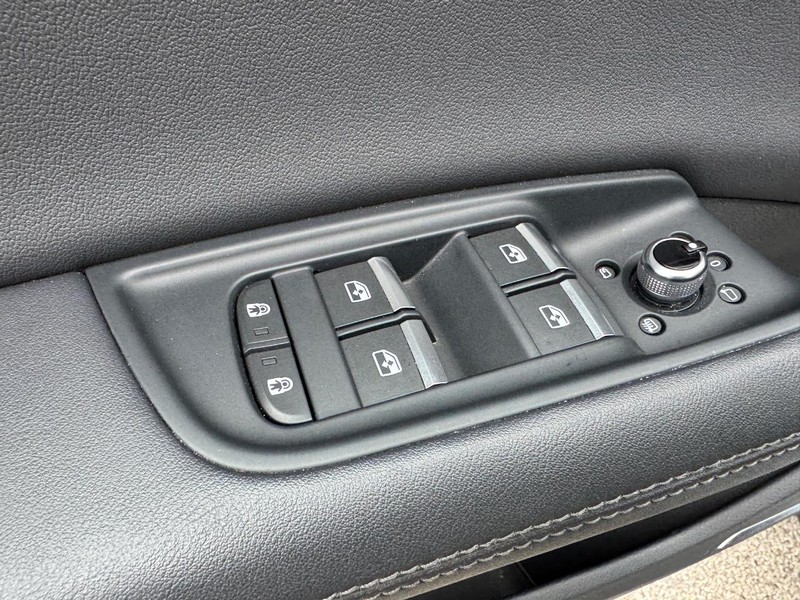 Audi Q7 Vehicle Image 19