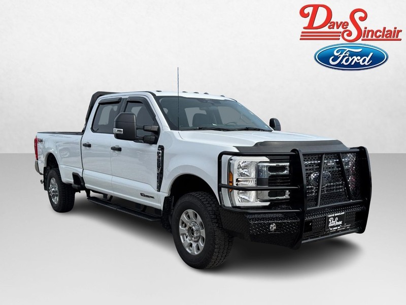 Ford Super Duty F-350 SRW Vehicle Image 04
