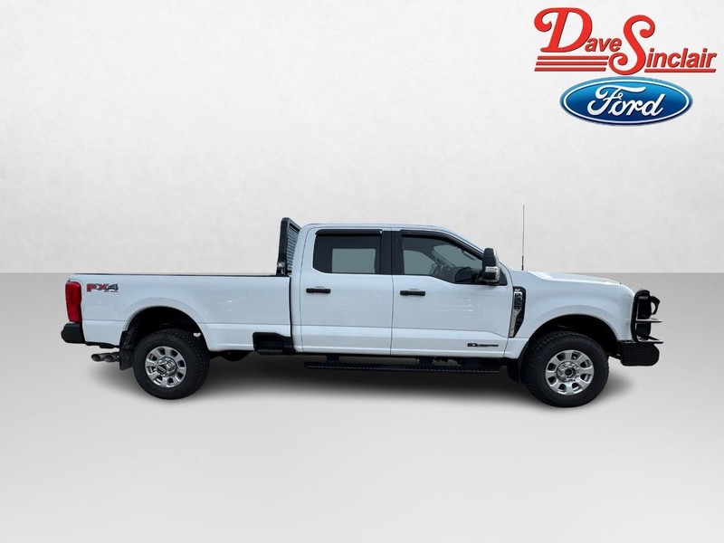 Ford Super Duty F-350 SRW Vehicle Image 05