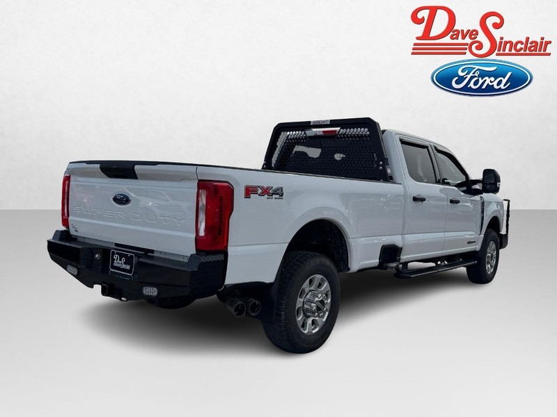 Ford Super Duty F-350 SRW Vehicle Image 07
