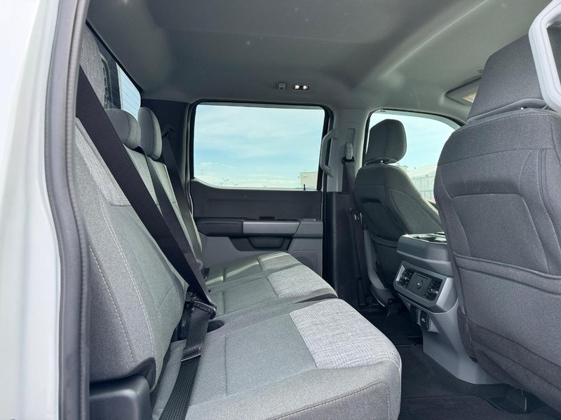 Ford Super Duty F-350 SRW Vehicle Image 13