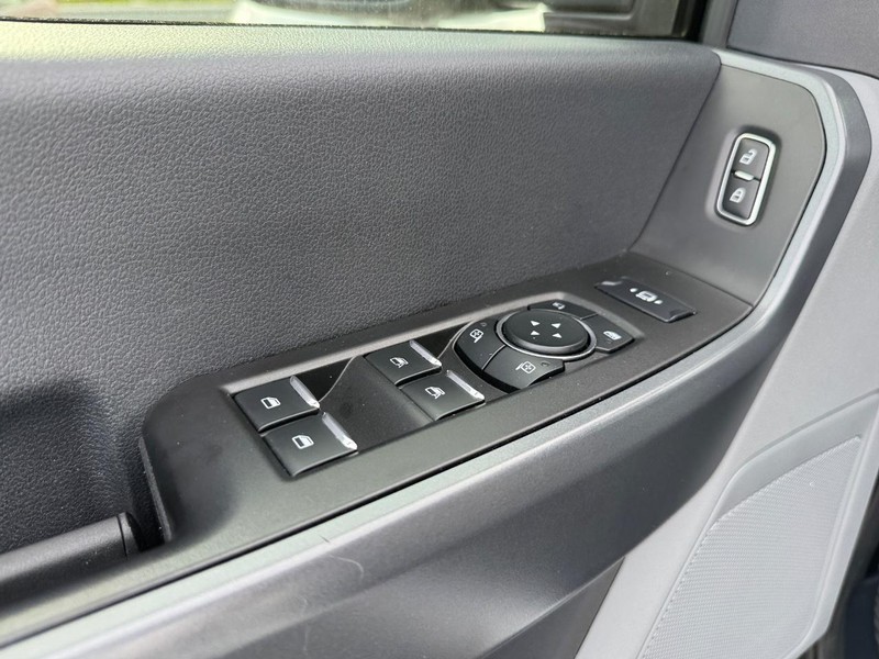 Ford Super Duty F-350 SRW Vehicle Image 18