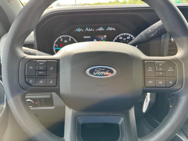 Ford Super Duty F-350 SRW Vehicle Image 19