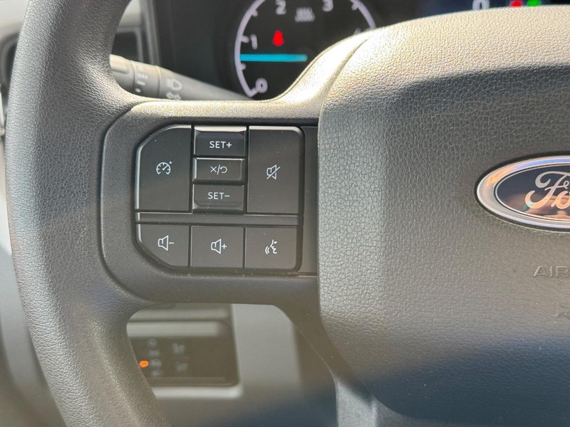 Ford Super Duty F-350 SRW Vehicle Image 20