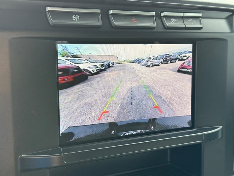 Ford Super Duty F-350 SRW Vehicle Image 22