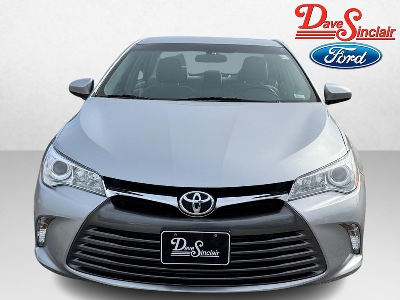 Toyota Camry Vehicle Image 02