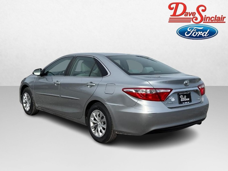 Toyota Camry Vehicle Image 09