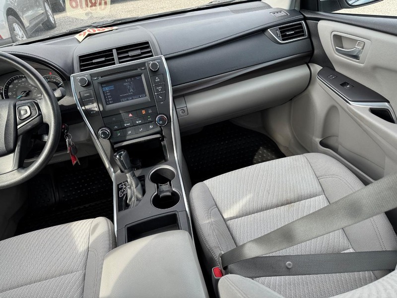 Toyota Camry Vehicle Image 16