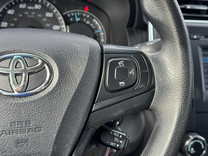 Toyota Camry Vehicle Image 21