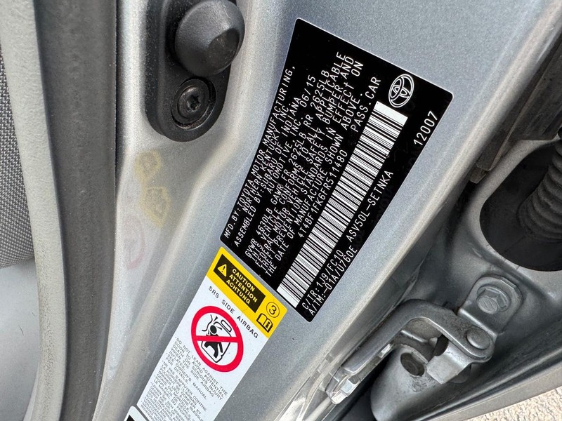 Toyota Camry Vehicle Image 24
