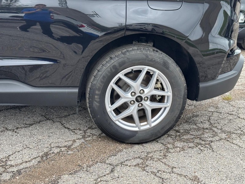Ford Edge Vehicle Image 11