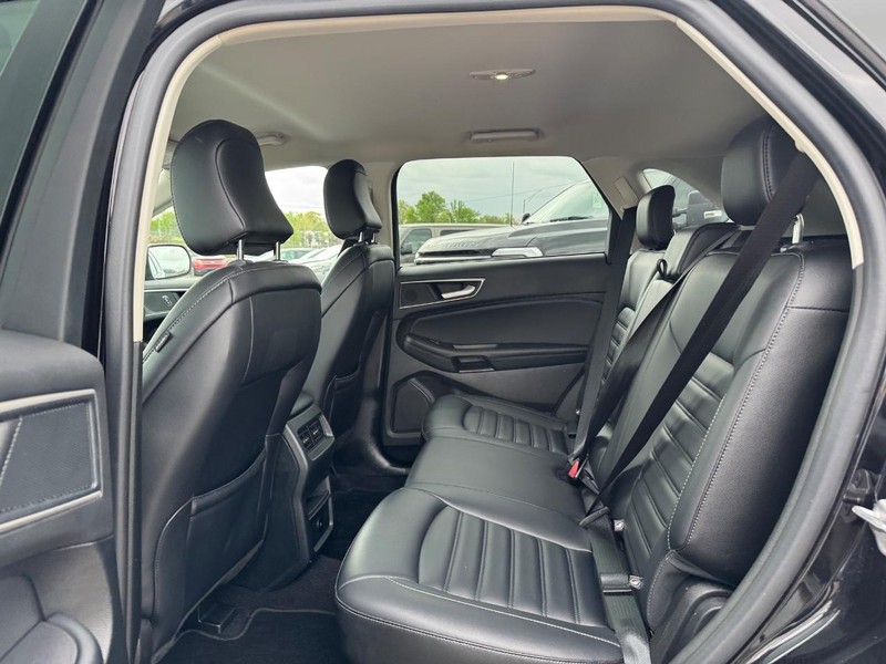 Ford Edge Vehicle Image 12