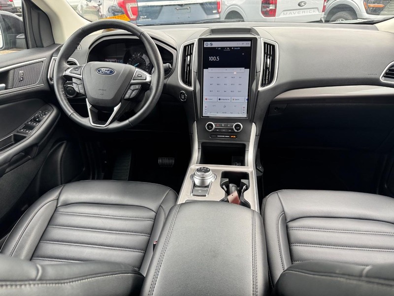 Ford Edge Vehicle Image 15