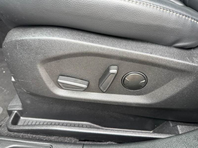 Ford Edge Vehicle Image 17